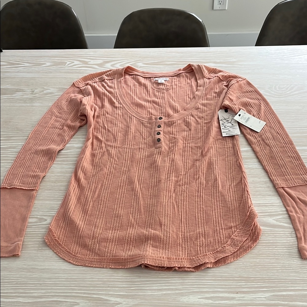 Melrose and Market Peach Long Sleeve Henley  Top sz M medium NWT
